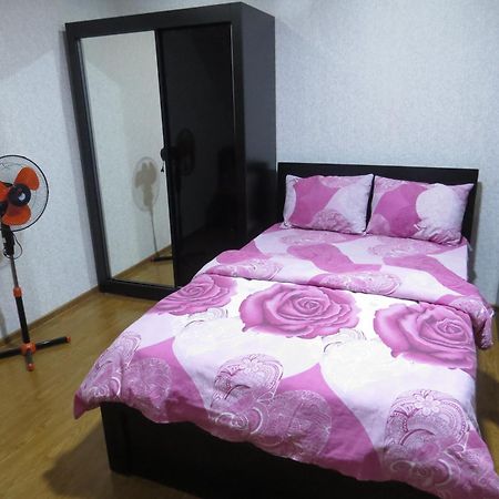 Lana Apartment Тбилиси Екстериор снимка