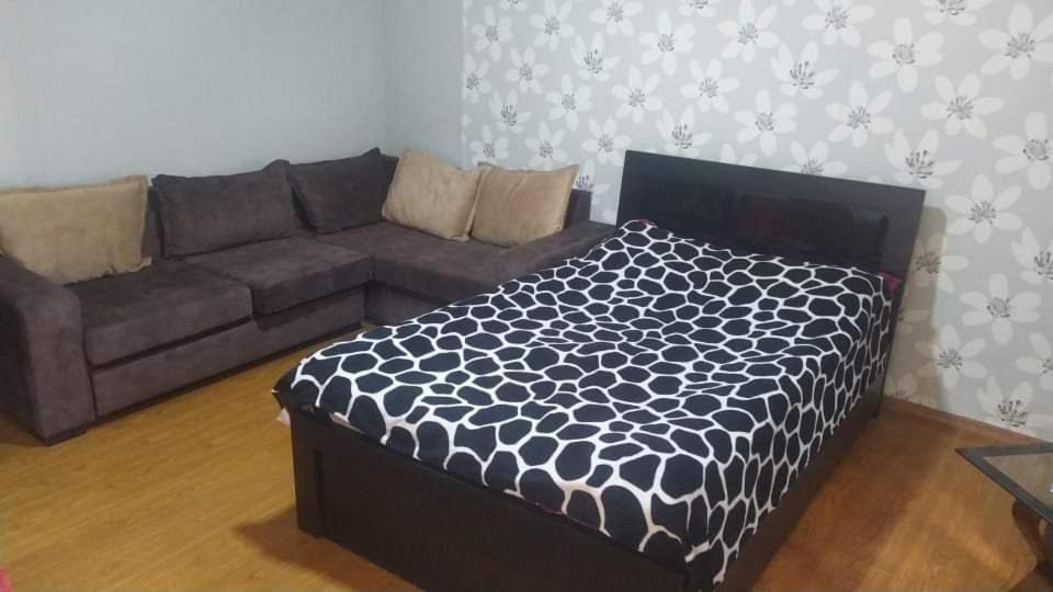 Lana Apartment Тбилиси Екстериор снимка