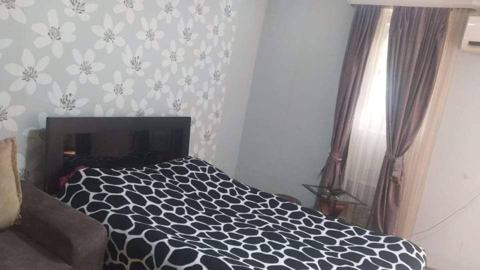 Lana Apartment Тбилиси Екстериор снимка