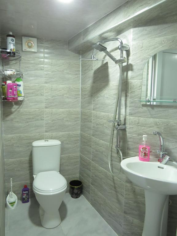 Lana Apartment Тбилиси Екстериор снимка