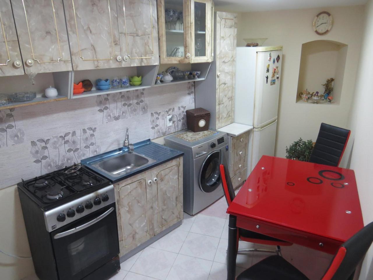 Lana Apartment Тбилиси Екстериор снимка