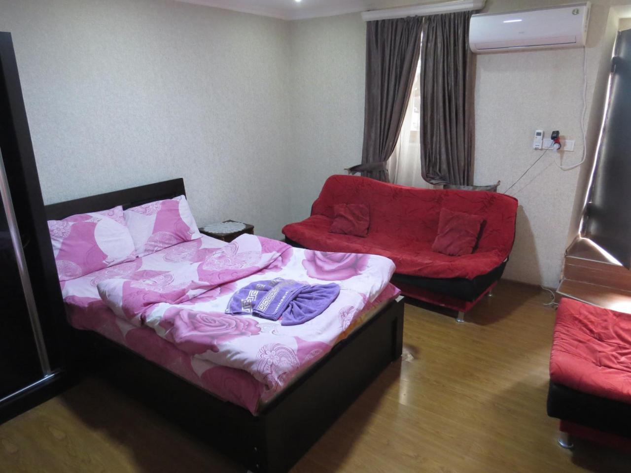 Lana Apartment Тбилиси Екстериор снимка